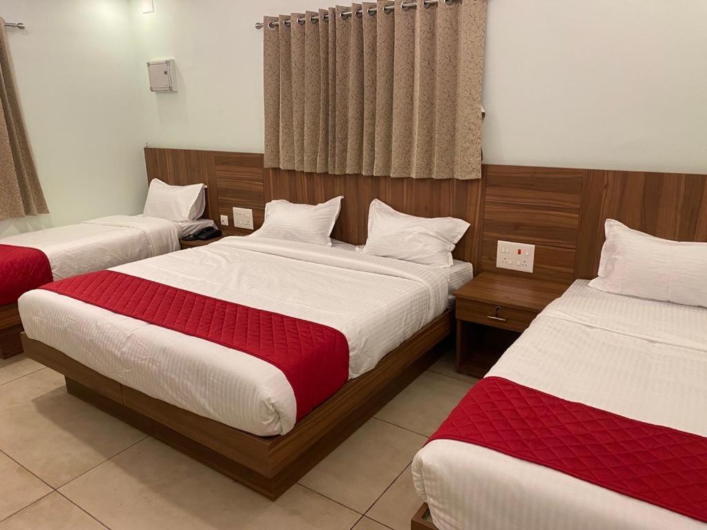 100 Oaks Estate Hotel Йеркауд Екстериор снимка